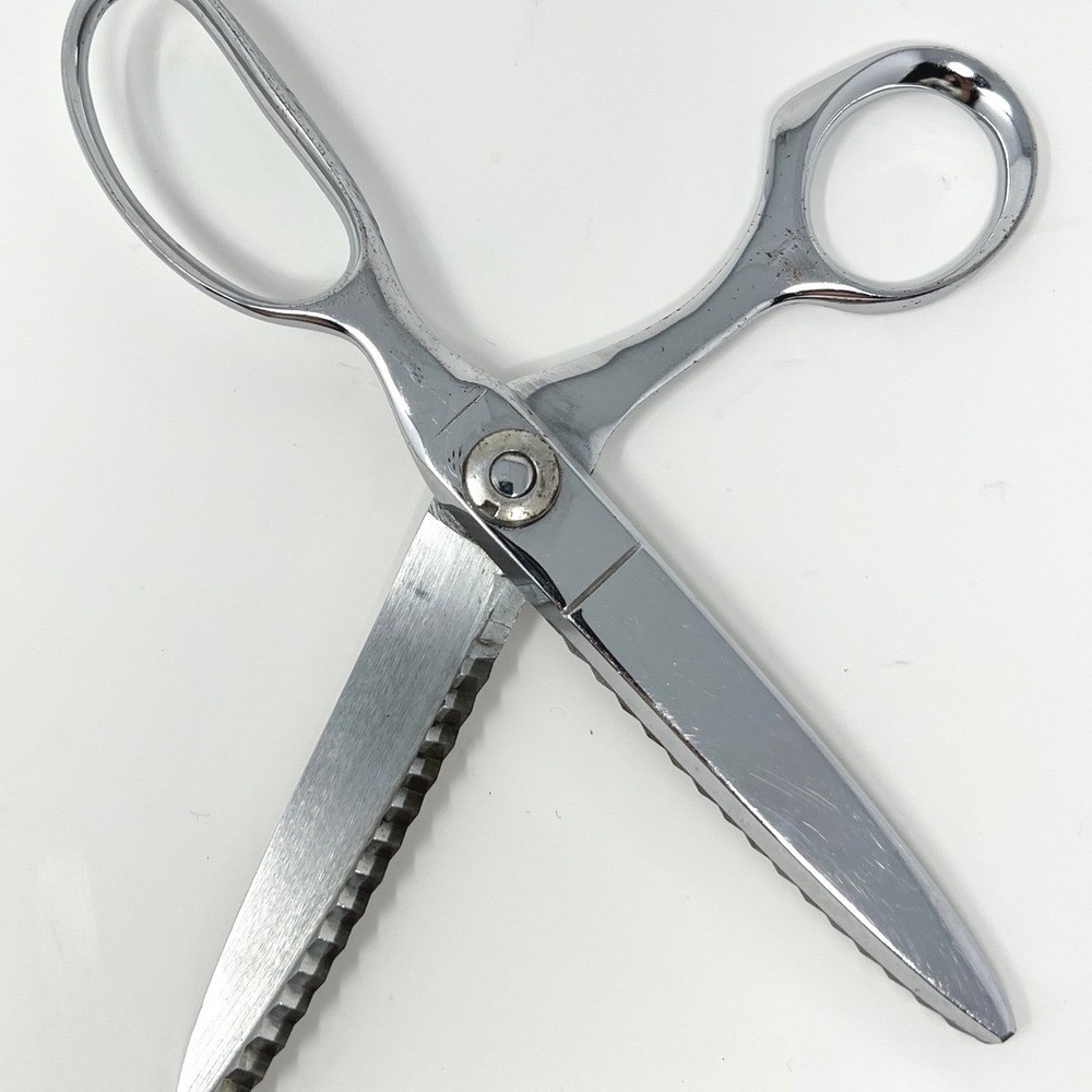 Vintage Wiss CC7 Sewing Seamstress Zig Zag Pinking Shears Scissors USA Chrome